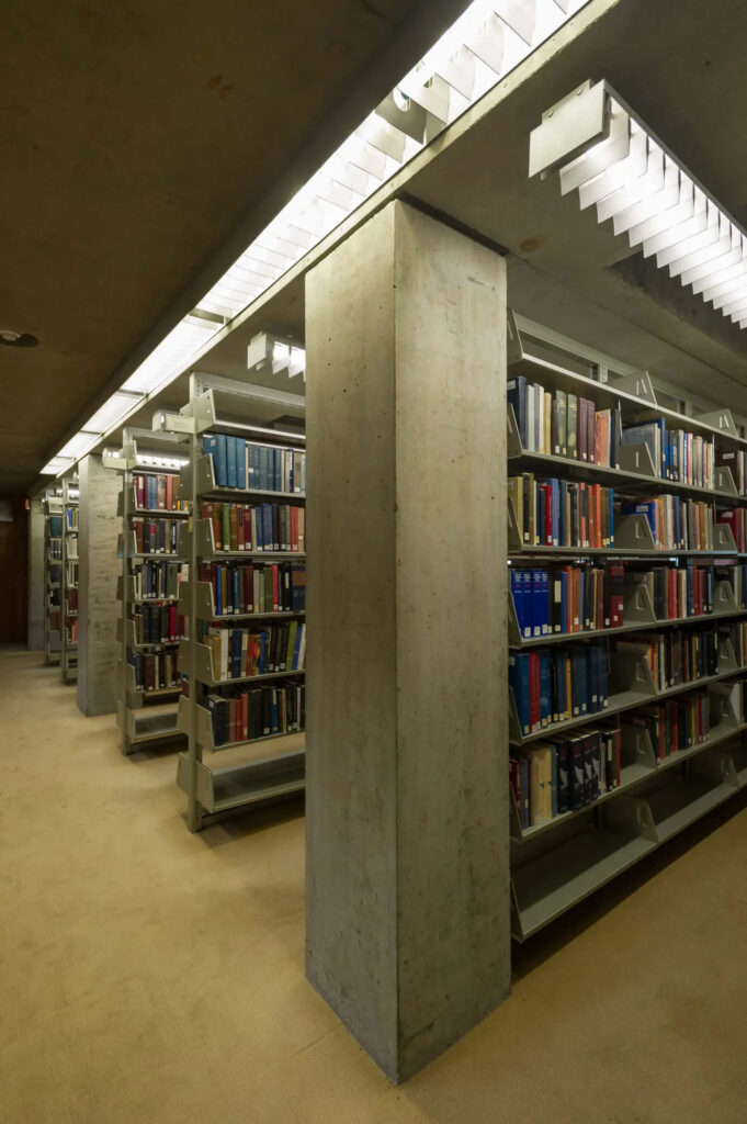 Phillips Exeter Academy Library / Louis Kahn | Classics On Architecture Lab 14 Phillips exeter academy library / louis kahn | classics on architecture lab