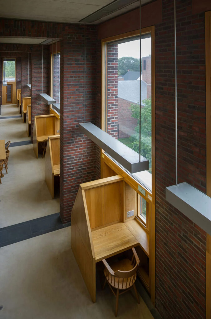 Phillips Exeter Academy Library / Louis Kahn | Classics On Architecture Lab 48 Phillips exeter academy library / louis kahn | classics on architecture lab