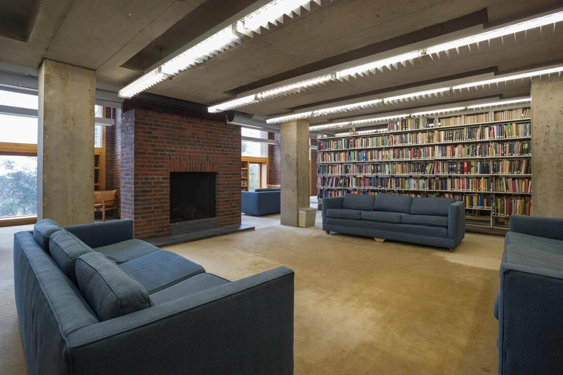 Phillips Exeter Academy Library / Louis Kahn | Classics On Architecture Lab 26 Phillips exeter academy library / louis kahn | classics on architecture lab