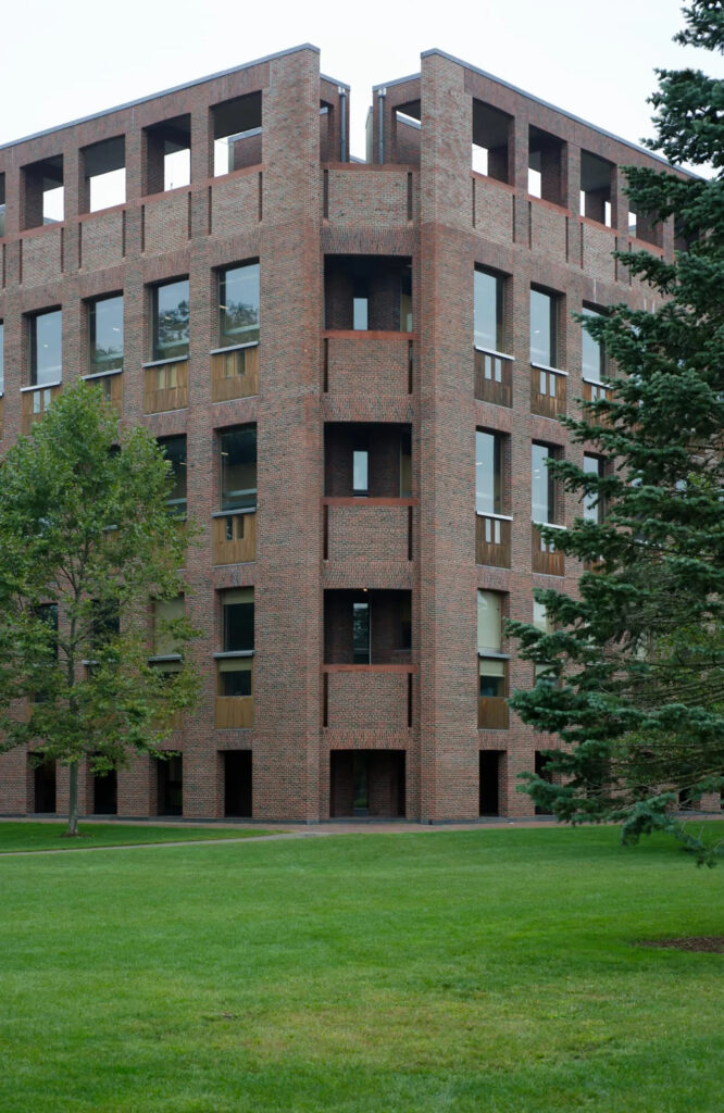 Phillips Exeter Academy Library / Louis Kahn | Classics On Architecture Lab 41 Phillips exeter academy library / louis kahn | classics on architecture lab