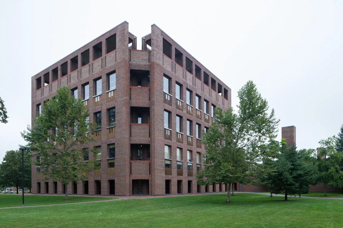 Phillips Exeter Academy Library / Louis Kahn | Classics On Architecture Lab 40 Phillips exeter academy library / louis kahn | classics on architecture lab