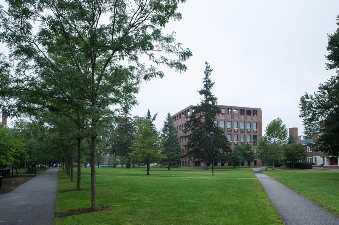 Phillips Exeter Academy Library / Louis Kahn | Classics On Architecture Lab 38 Phillips exeter academy library / louis kahn | classics on architecture lab