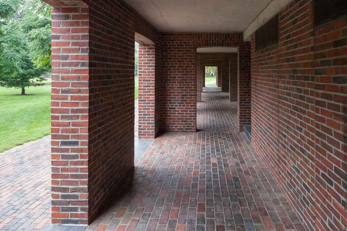 Phillips Exeter Academy Library / Louis Kahn | Classics On Architecture Lab 18 Phillips exeter academy library / louis kahn | classics on architecture lab