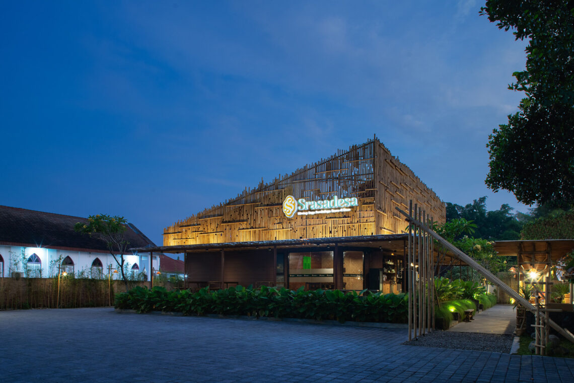 Srasadesa Restaurant / Localic Studio 21 Srasadesa restaurant / localic studio