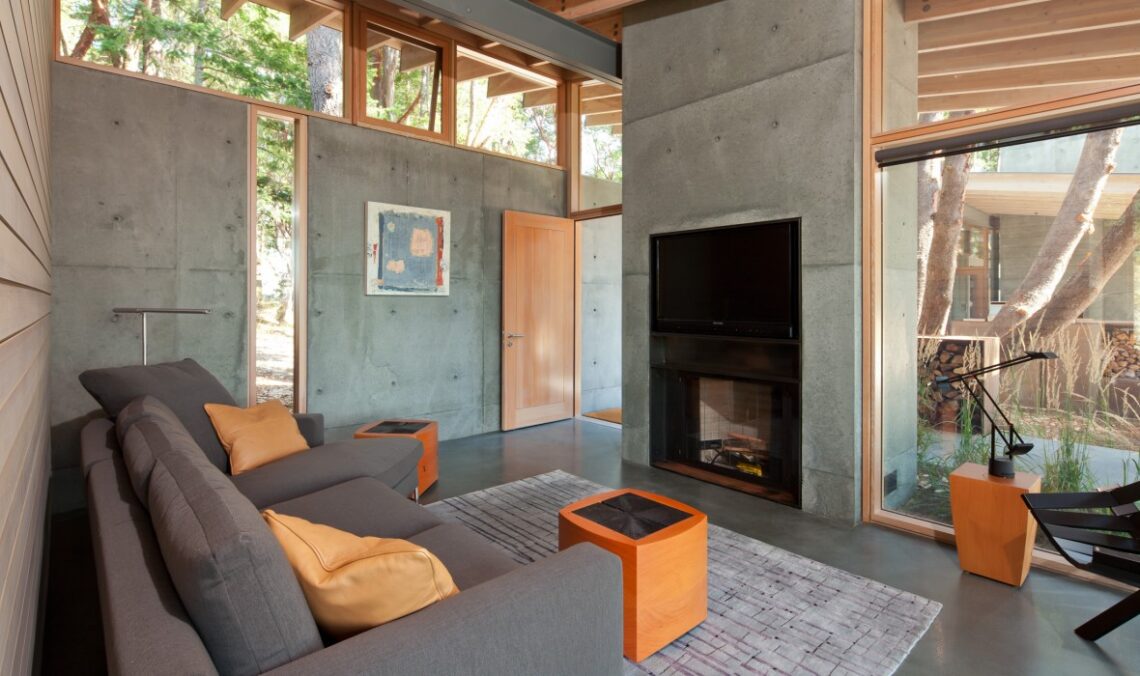 Suncrest residence / heliotrope architects