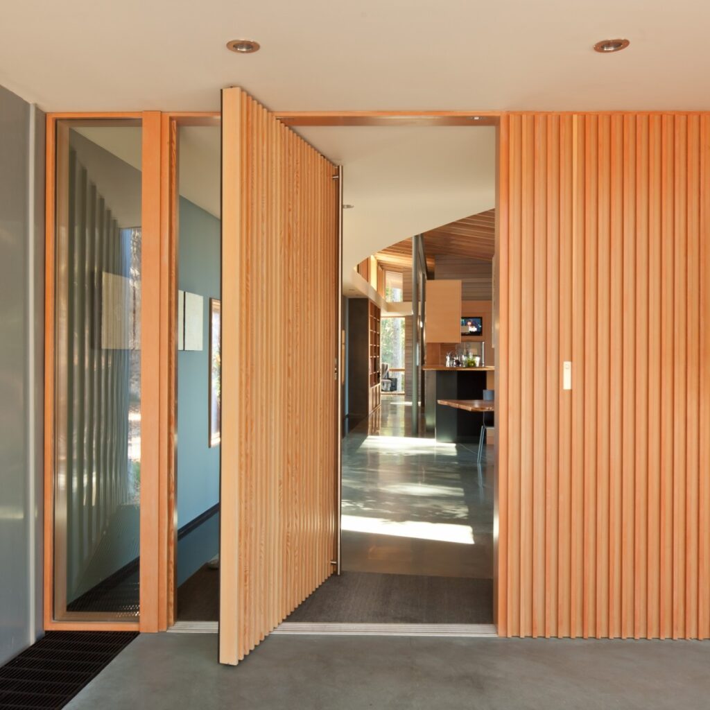 Suncrest residence / heliotrope architects