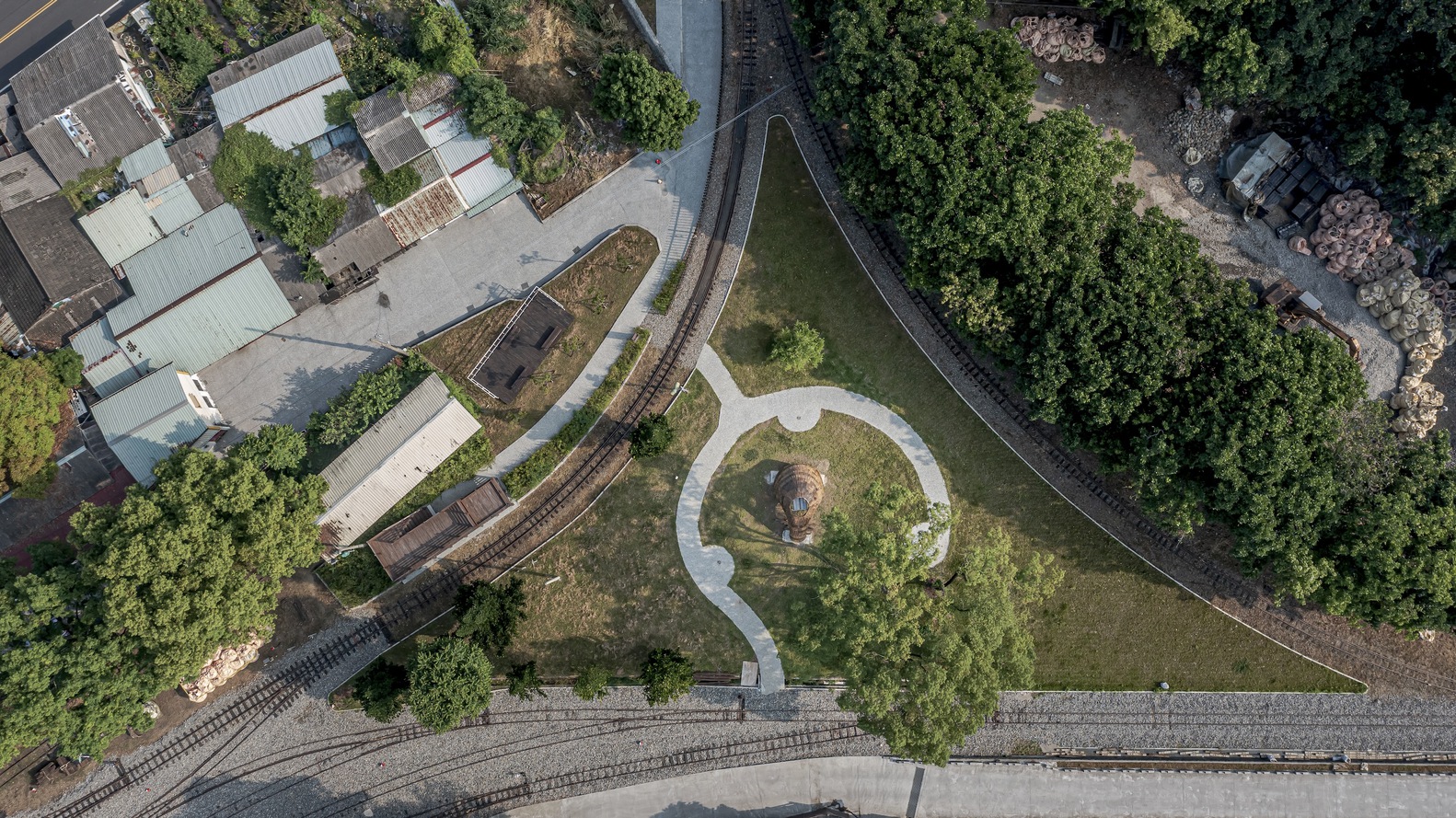 Symbiosis pavilion / yuan architects