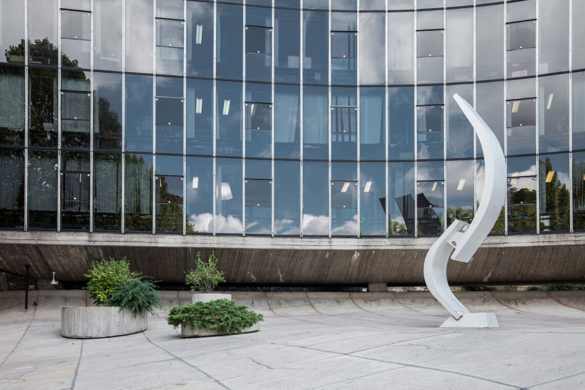 French communist party headquarters / oscar niemeyer | classics on architecture lab
