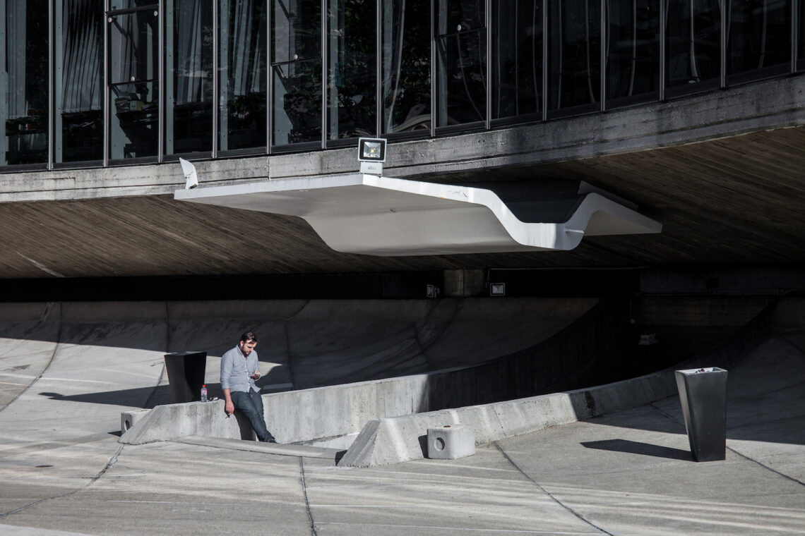French communist party headquarters / oscar niemeyer | classics on architecture lab