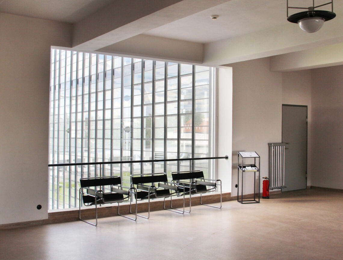 Dessau bauhaus / walter gropius | classics on architecture lab