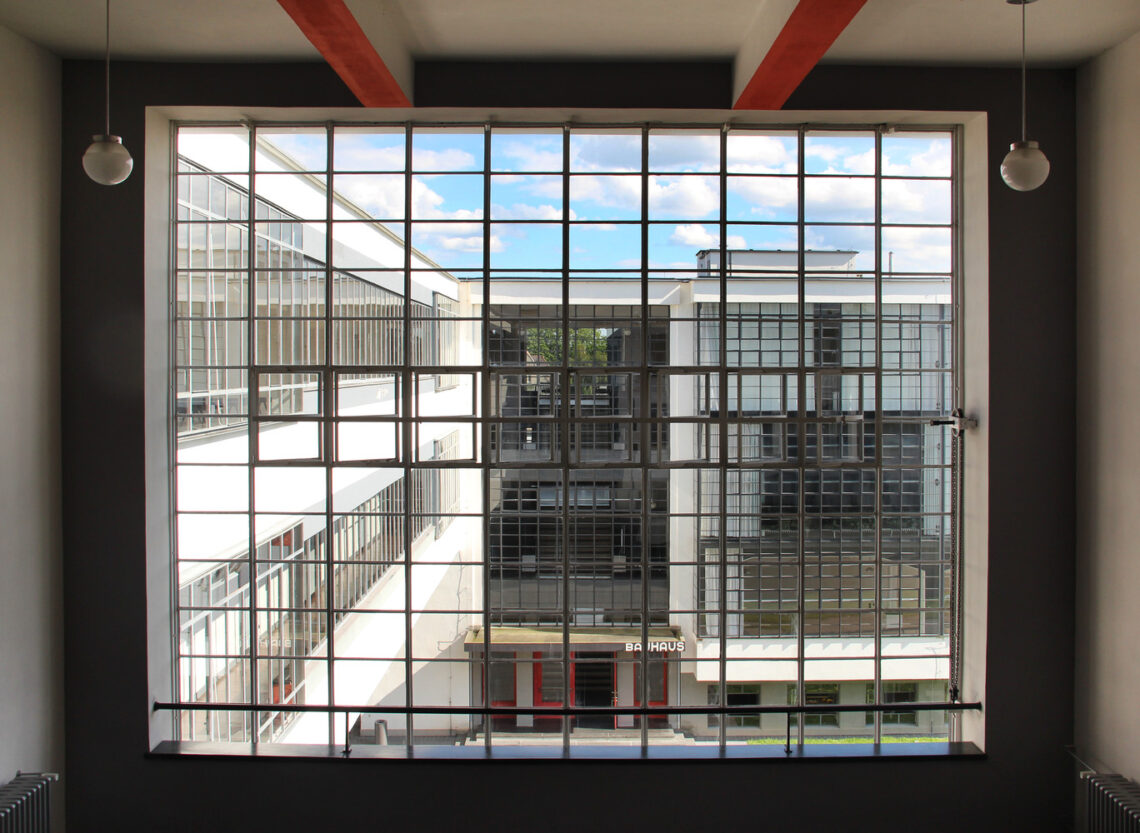 Dessau bauhaus / walter gropius | classics on architecture lab