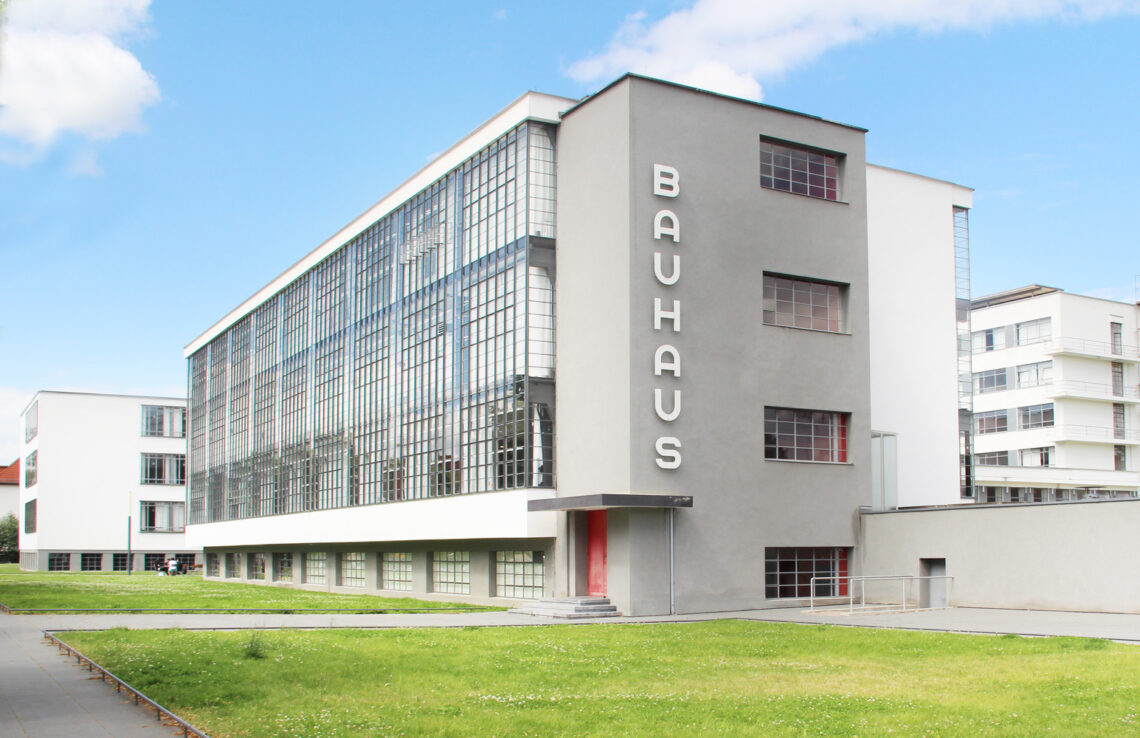 Dessau bauhaus / walter gropius | classics on architecture lab