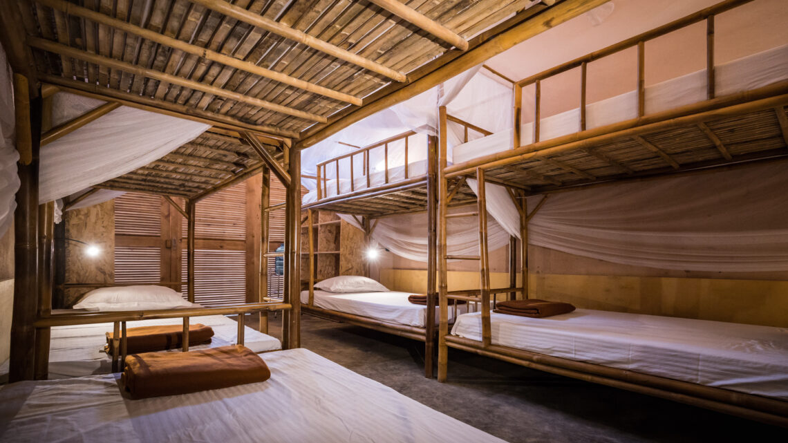 Hippofarm bioclimatic dormitories / t3 architects