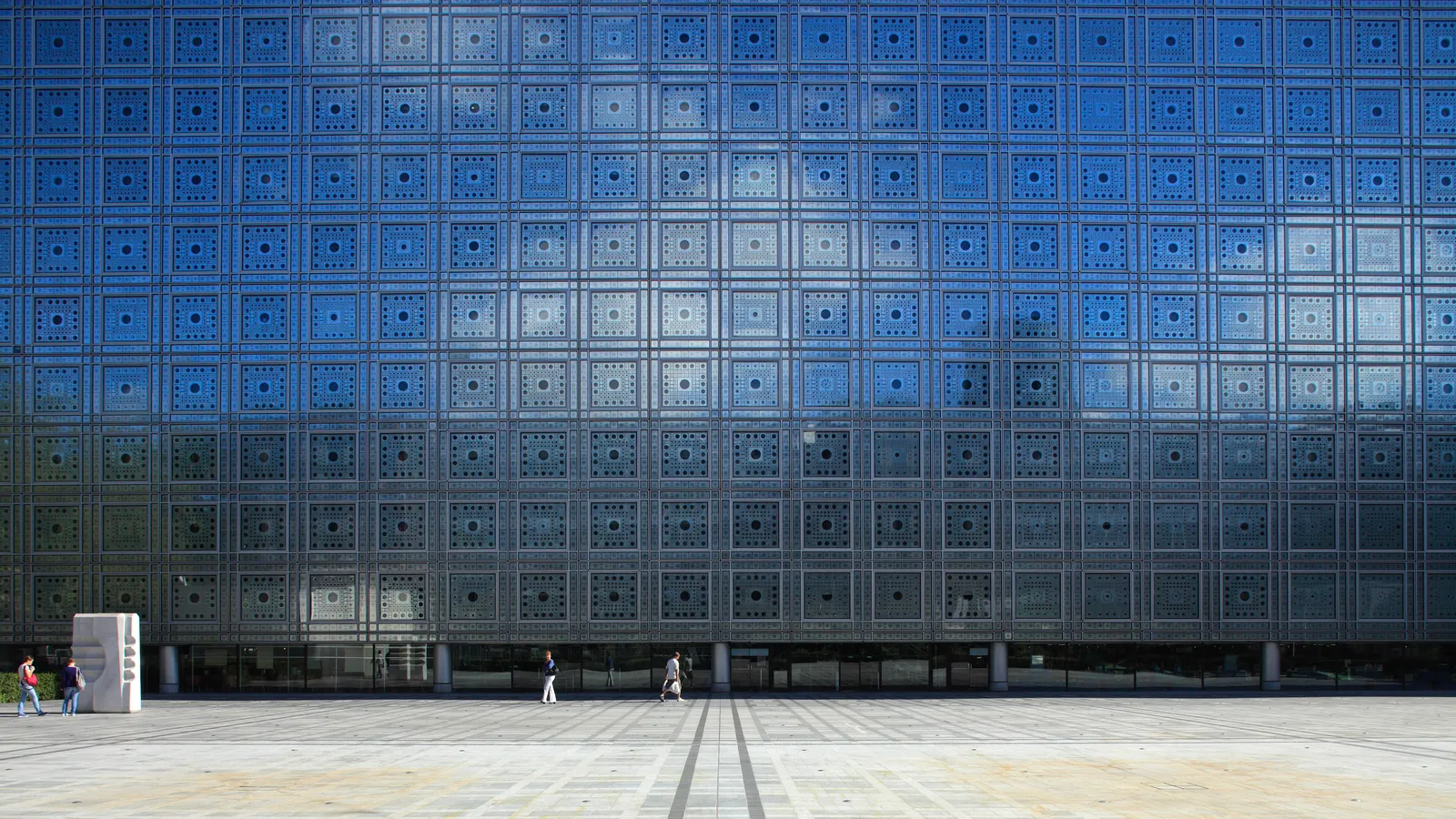 Institut du monde arabe / ateliers jean nouvel + pierre soria + gilbert lezenes + architecturestudio | classics on architecture lab