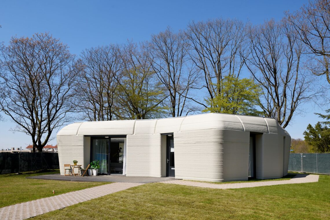 19 3D-Printed Houses Shaping The Future Of Sustainable Living 197 10. Project milestone by houben/van mierlo architects and van wijnen in eindhoven, netherlands eerste bewoonde 3d-betongeprinte woning van project milestone in bosrijk, eindhoven van oa theo salet tu/e