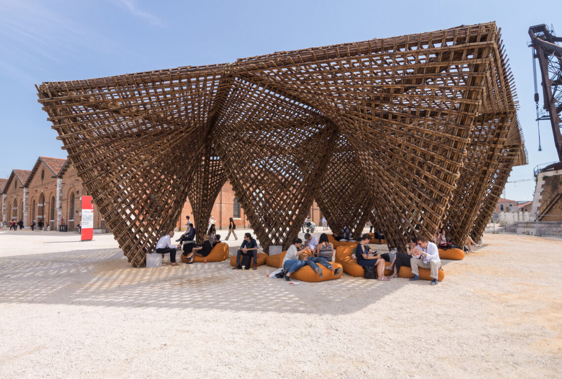 Bamboo stalactite / vtn architects