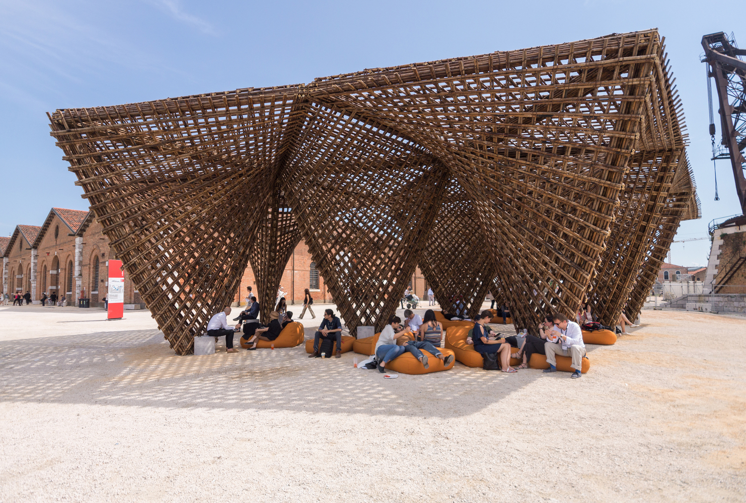 Bamboo stalactite / vtn architects