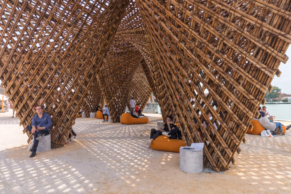 Bamboo stalactite / vtn architects