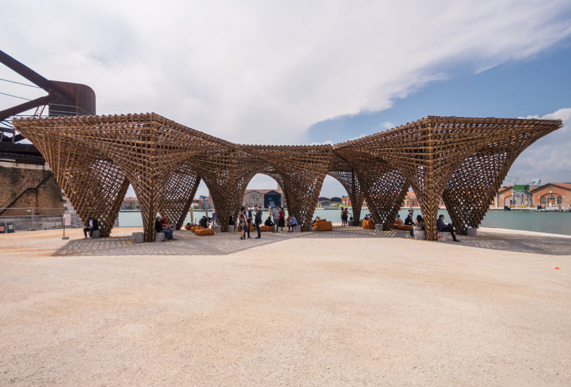 Bamboo stalactite / vtn architects
