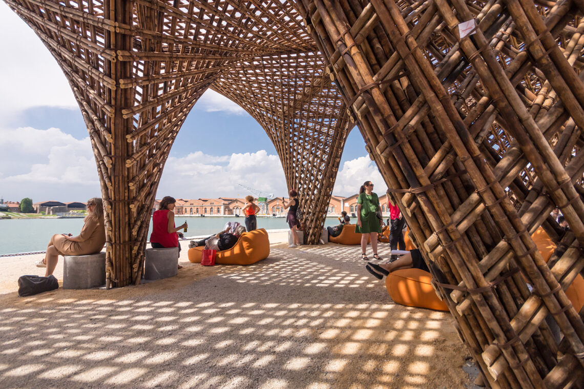 Bamboo stalactite / vtn architects