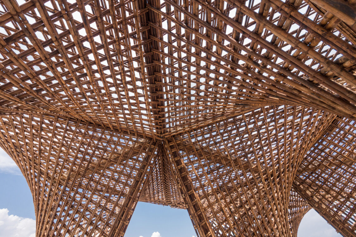 Bamboo stalactite / vtn architects