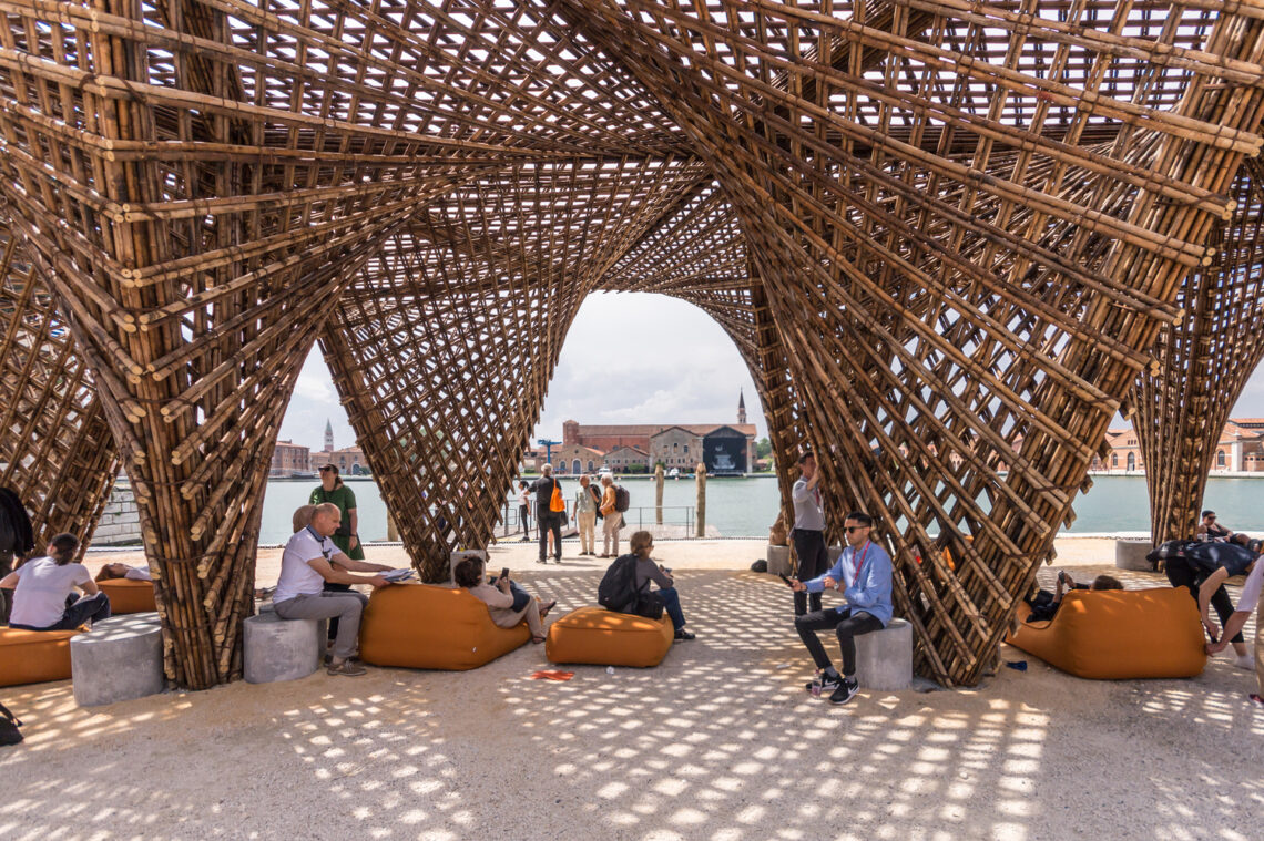 Bamboo stalactite / vtn architects