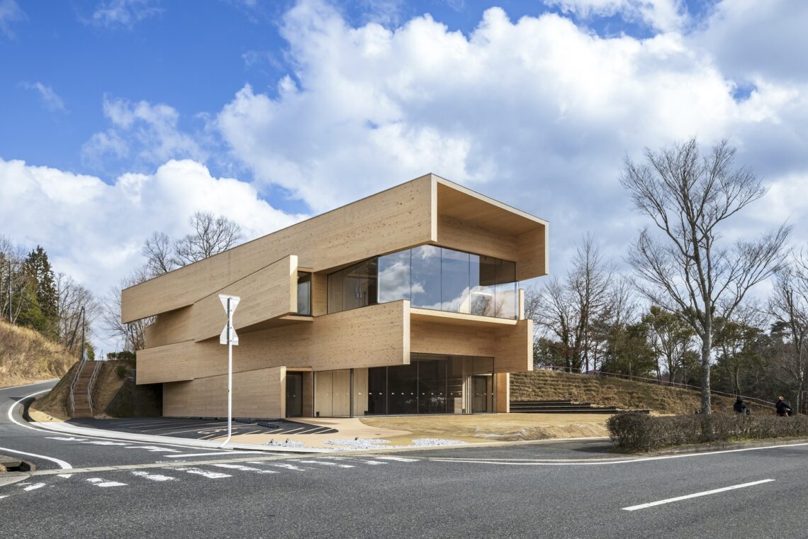 Kibi kogen n square / kengo kuma & associates