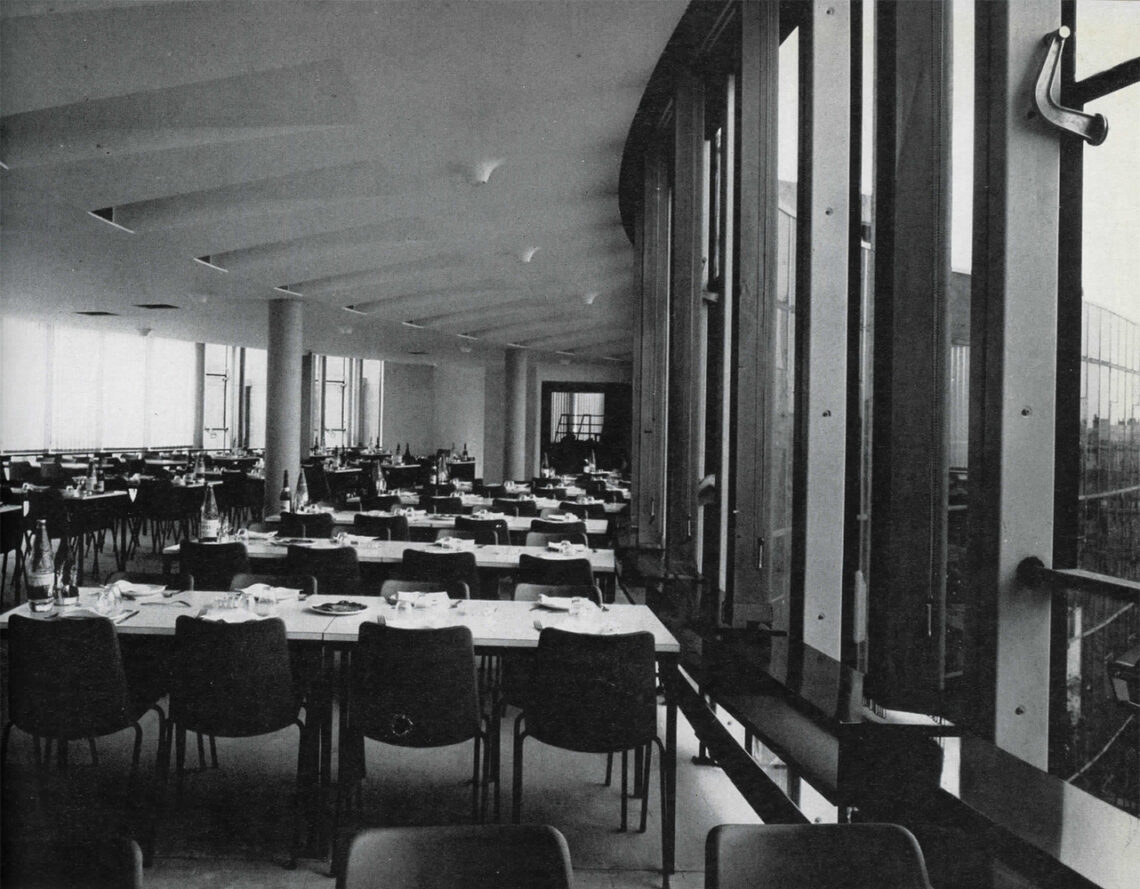 French communist party headquarters / oscar niemeyer | classics on architecture lab