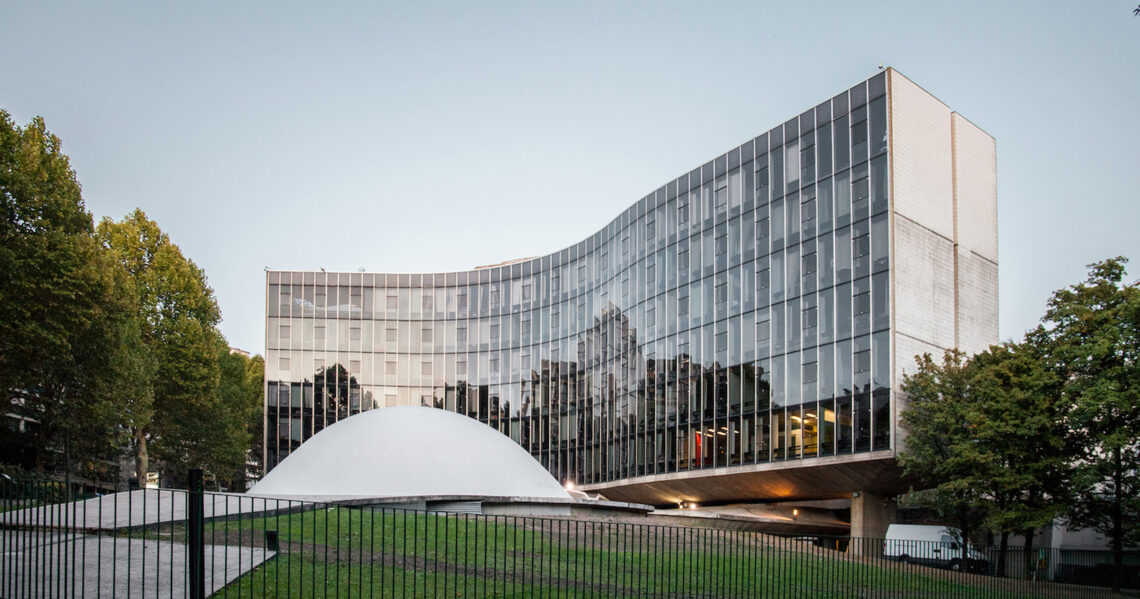 French communist party headquarters / oscar niemeyer | classics on architecture lab