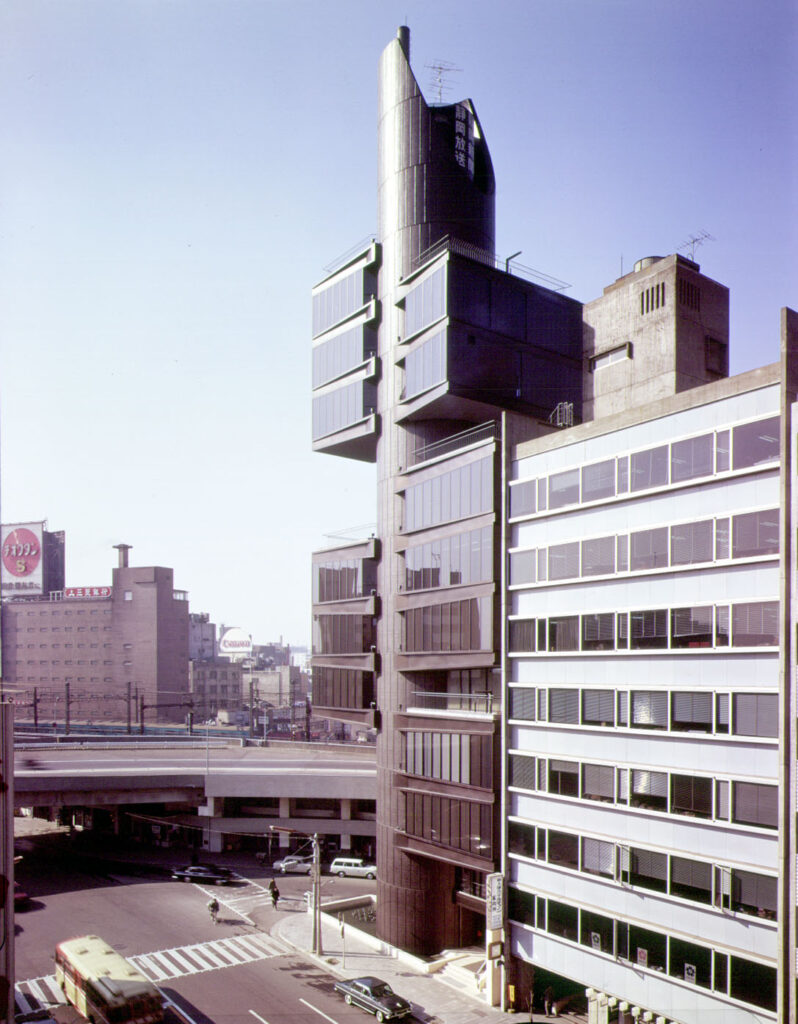 Shizuoka press and broadcasting center / kenzo tange | classics on architecture lab