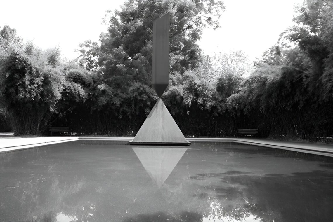 Rothko chapel / philip johnson, howard barnstone, eugene aubry | classics on architecture lab