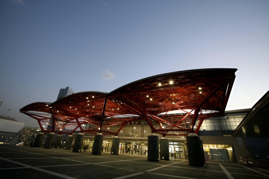 Makuhari Messe / Fumihiko Maki | Classics On Architecture Lab 13 Makuhari messe / fumihiko maki | classics on architecture lab