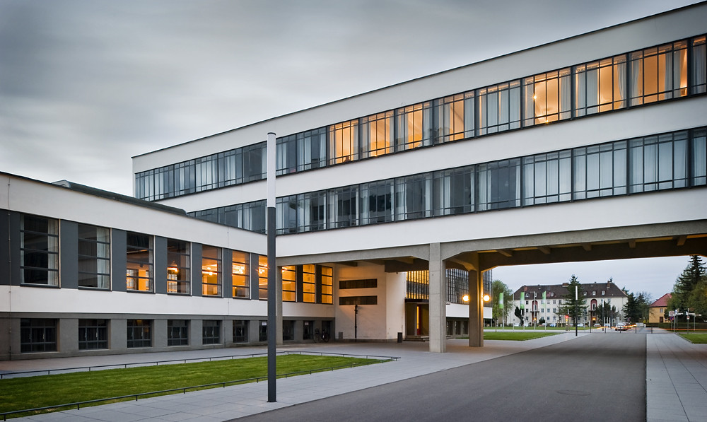 Dessau bauhaus / walter gropius | classics on architecture lab