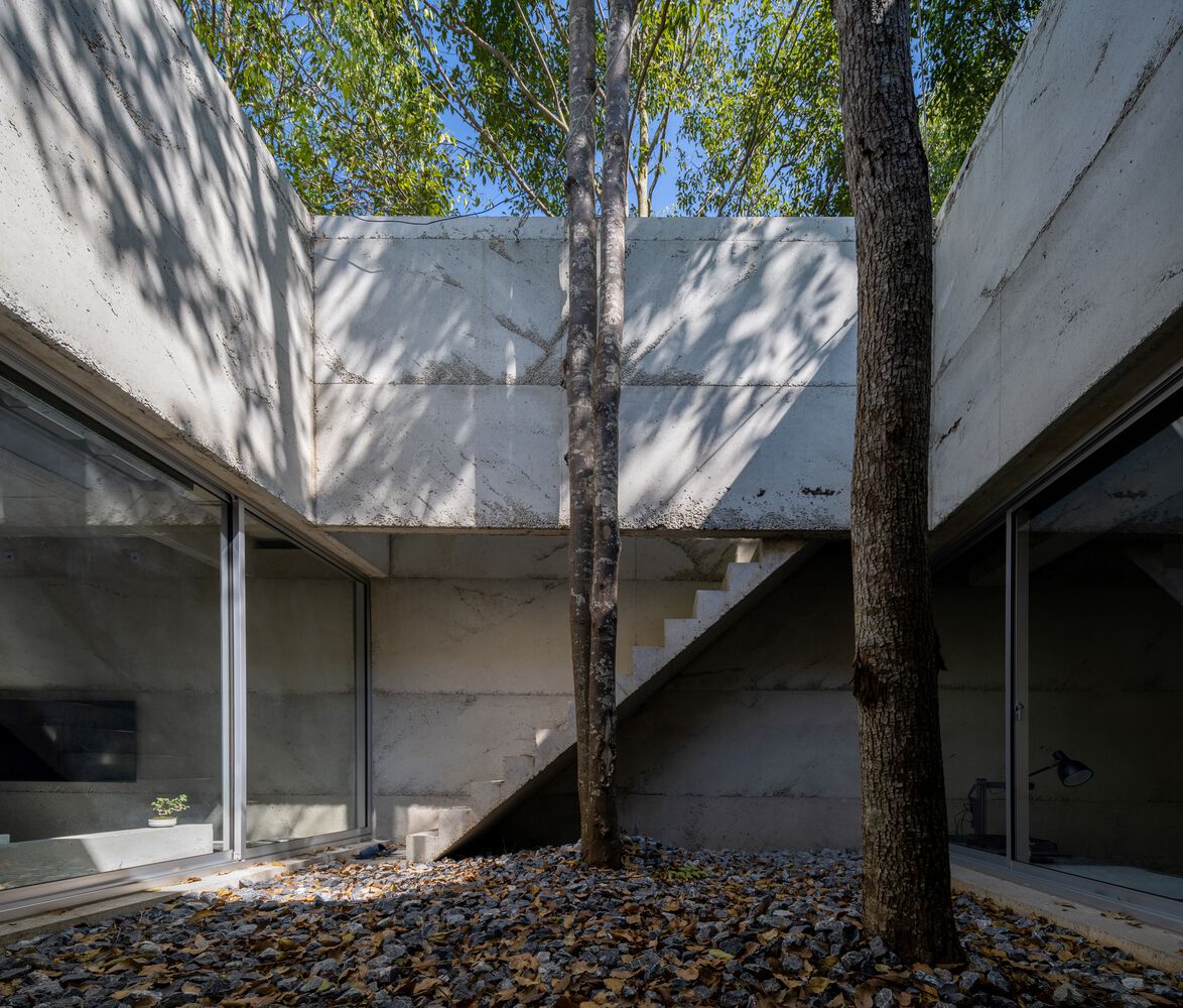 2Nd_Court-01 Yellow house / joys architects