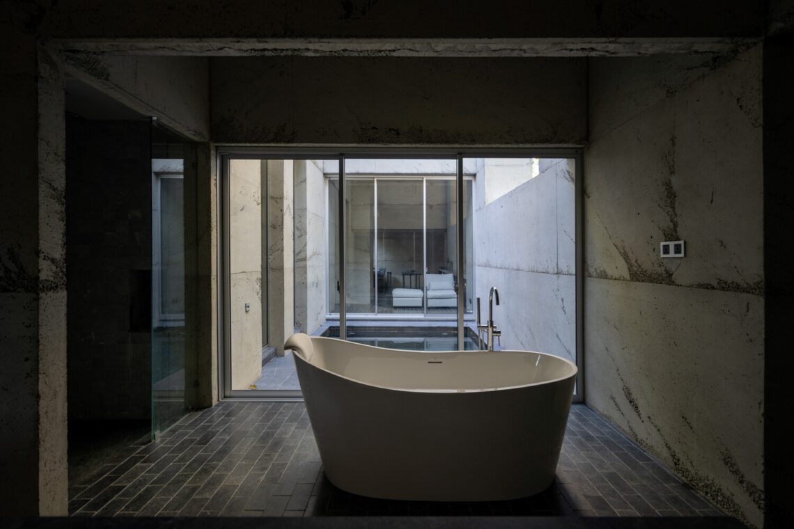 Yellow House / Joys Architects 25 Yellow house / joys architects