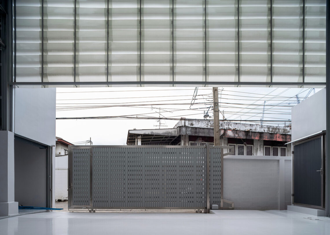 Archive auto service facility / phtaa