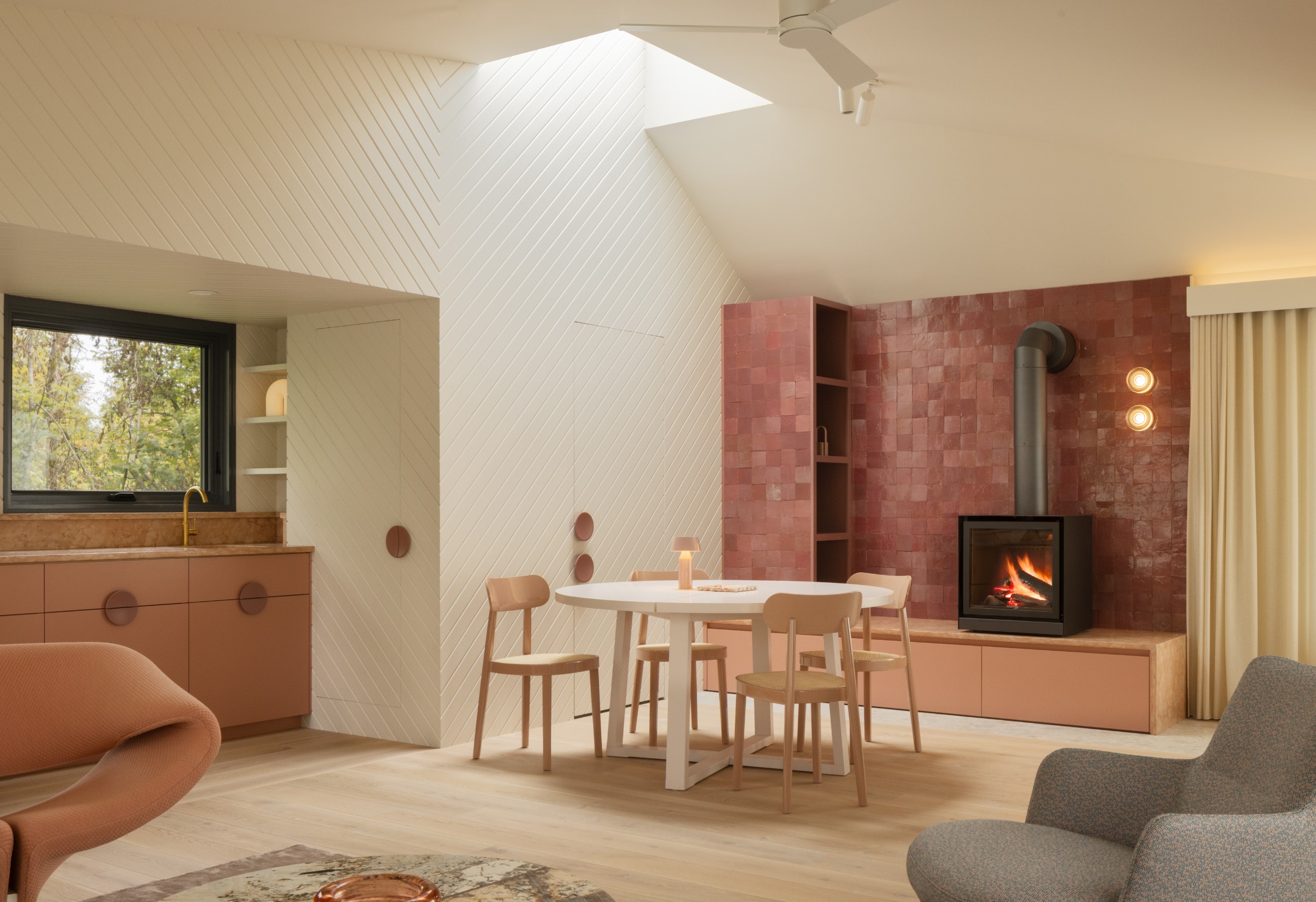 Green Cabin / Daymark Design 27 Green cabin / daymark design
