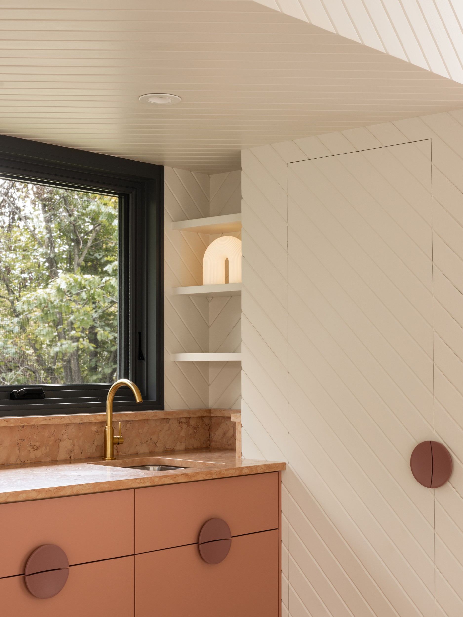 Green Cabin / Daymark Design 7 Green cabin / daymark design