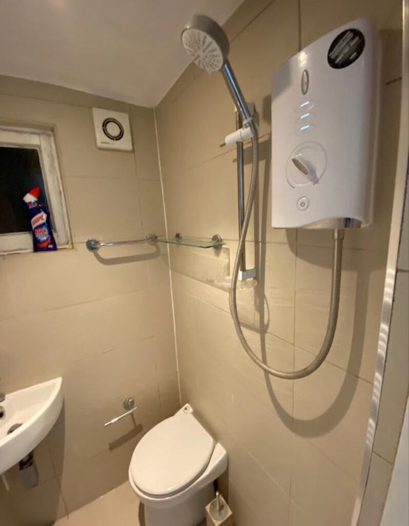 Inside London’s Tiniest Flat: The 75-Square-Foot Microflat 1 Inside londons tiniest flat the 75 square foot microflat 1