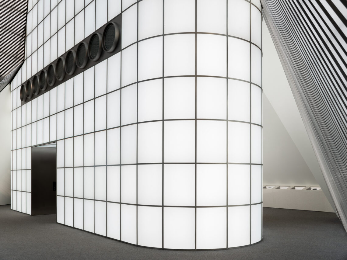 Dji Flagship Store / Various Associates 29 Dji flagship store / various associates