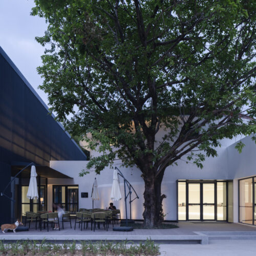 Grand Granary Bookstore Of Librairie Avant-Garde / Seu-Arch Art + Zen Architects 30 Grand granary bookstore of librairie avant-garde / seu-arch art + zen architects