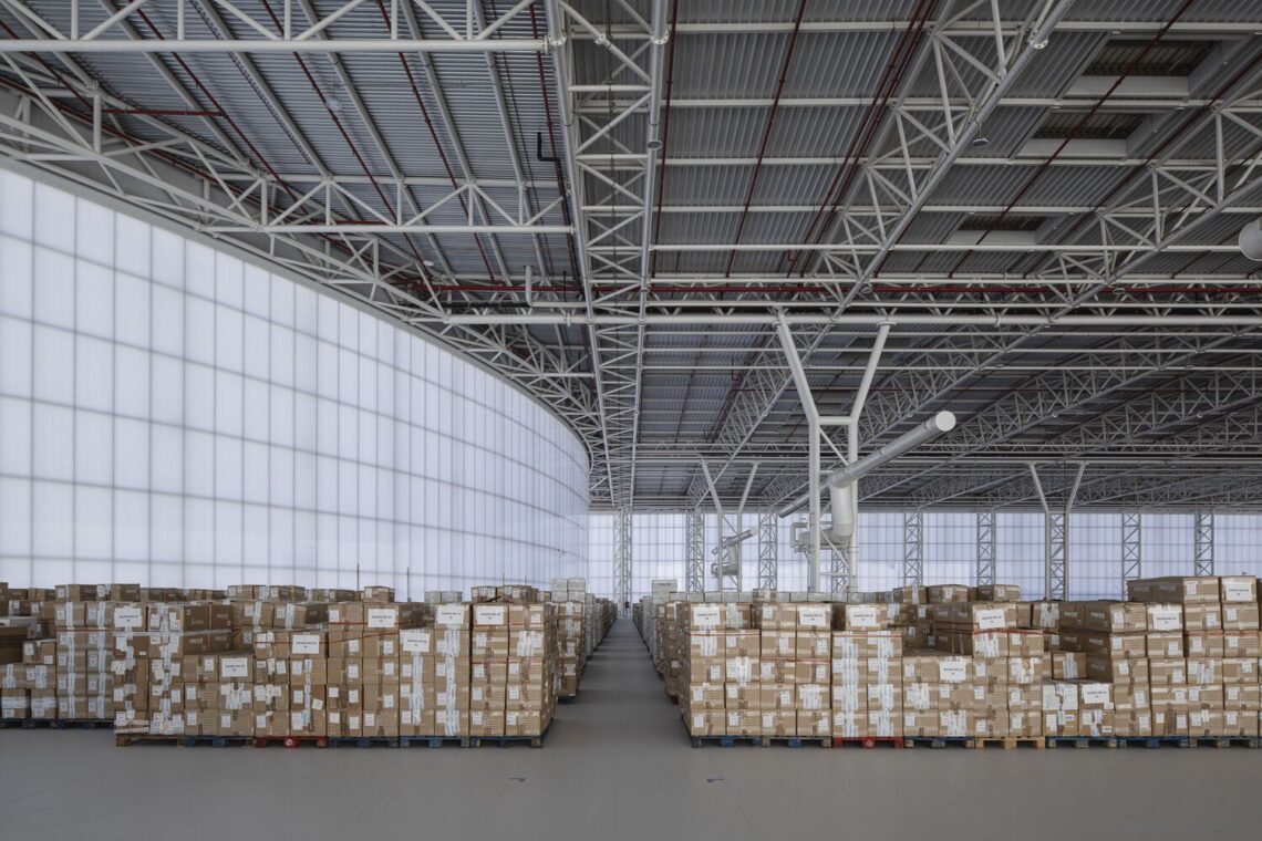 The Mayoral New Warehouse Logistics Center / System Arquitectura 6 The mayoral new warehouse logistics center / system arquitectura