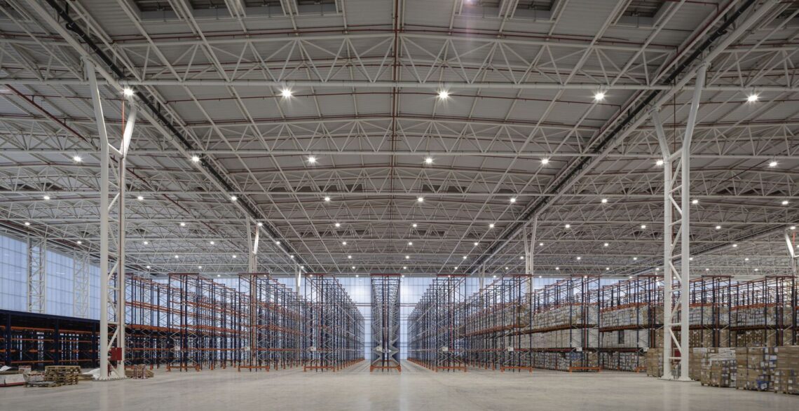 The Mayoral New Warehouse Logistics Center / System Arquitectura 28 The mayoral new warehouse logistics center / system arquitectura