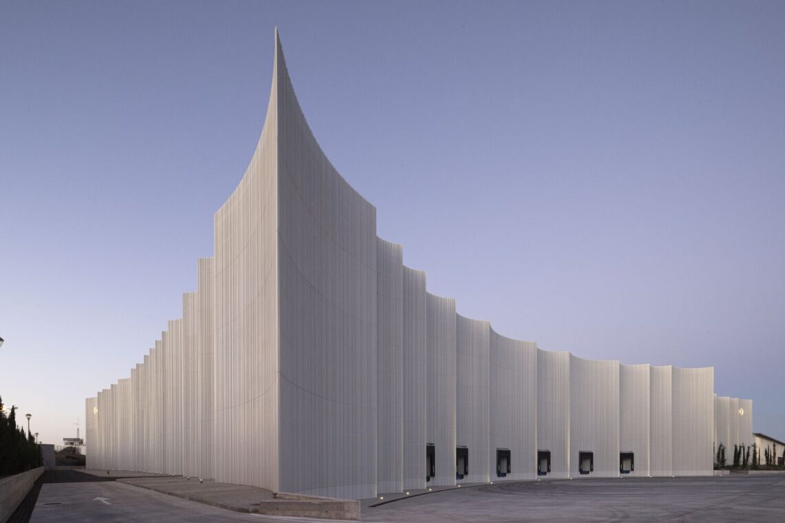 The Mayoral New Warehouse Logistics Center / System Arquitectura 29 The mayoral new warehouse logistics center / system arquitectura