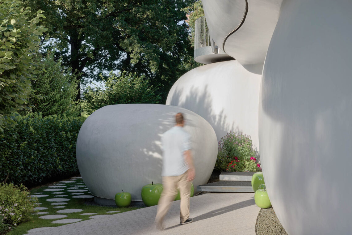Amorph living sculpture / lechner & lechner architects