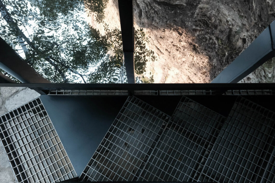 Drop-stop pavilion / aptdotapt