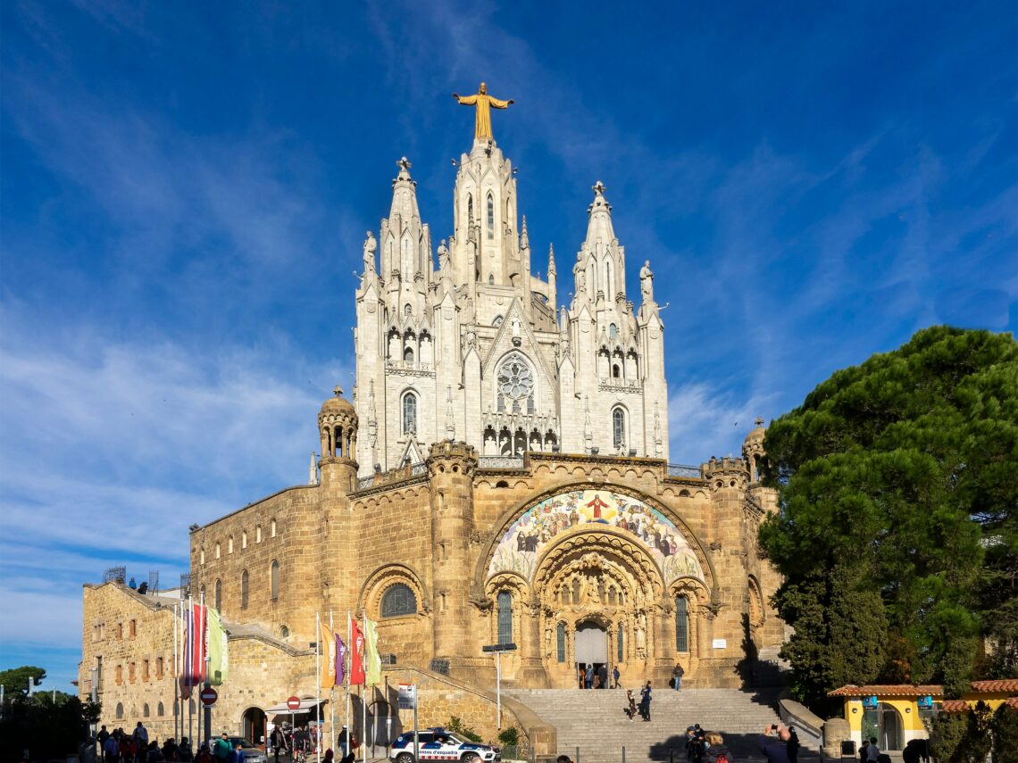 The ultimate guide to barcelona’s architecture and landmarks to visit