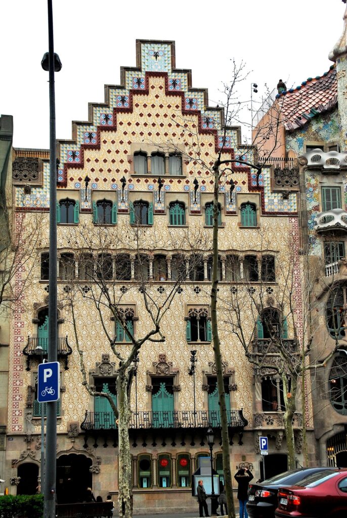 The ultimate guide to barcelona’s architecture and landmarks to visit