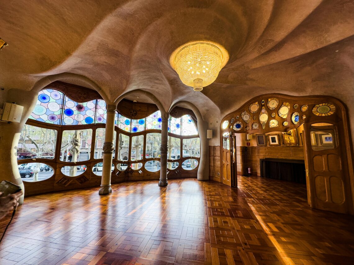 The ultimate guide to barcelona’s architecture and landmarks to visit