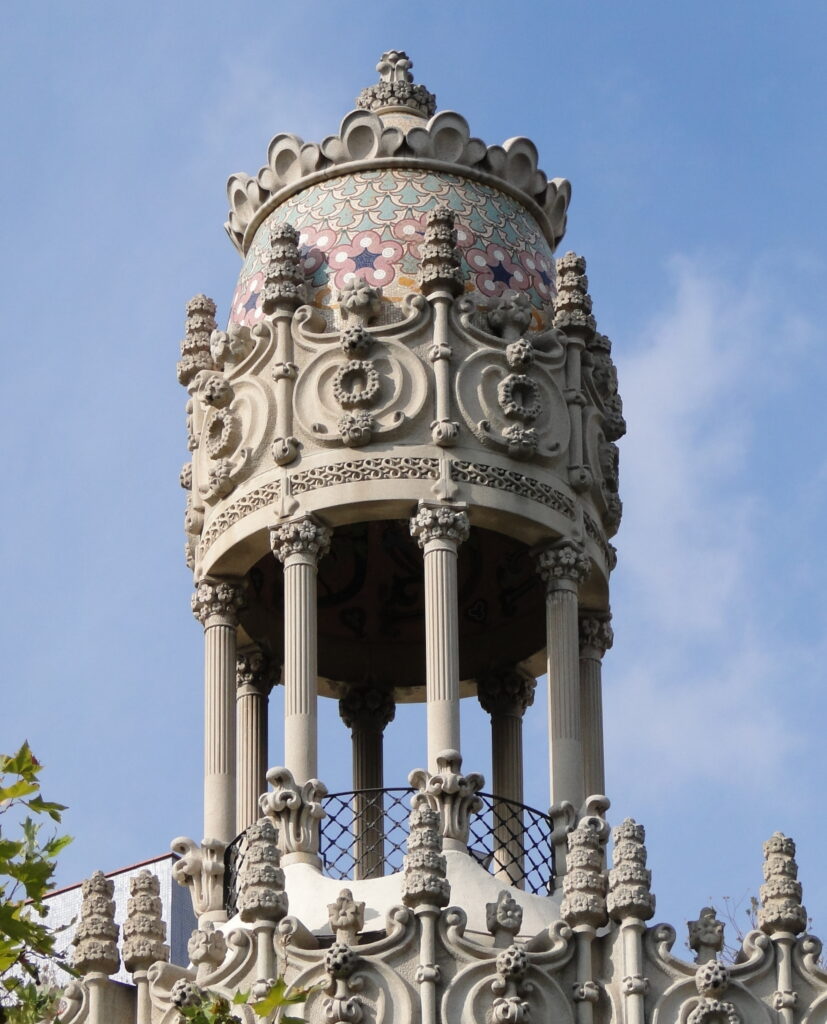 The ultimate guide to barcelona’s architecture and landmarks to visit